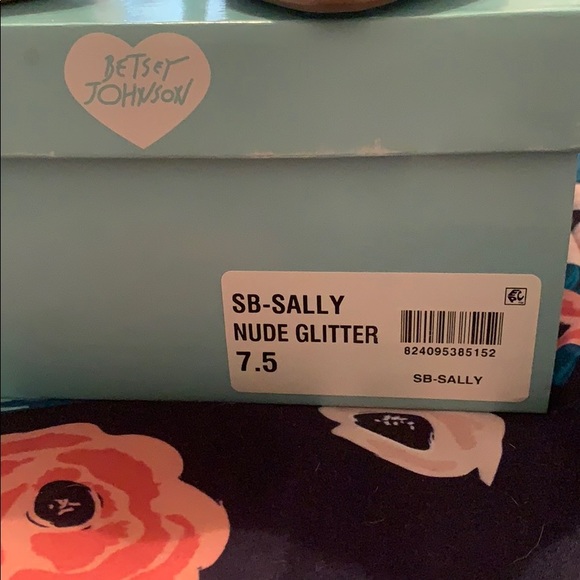 Fabulous shoes - Picture 2 of 4